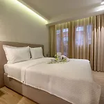 Blackhaus Apartments